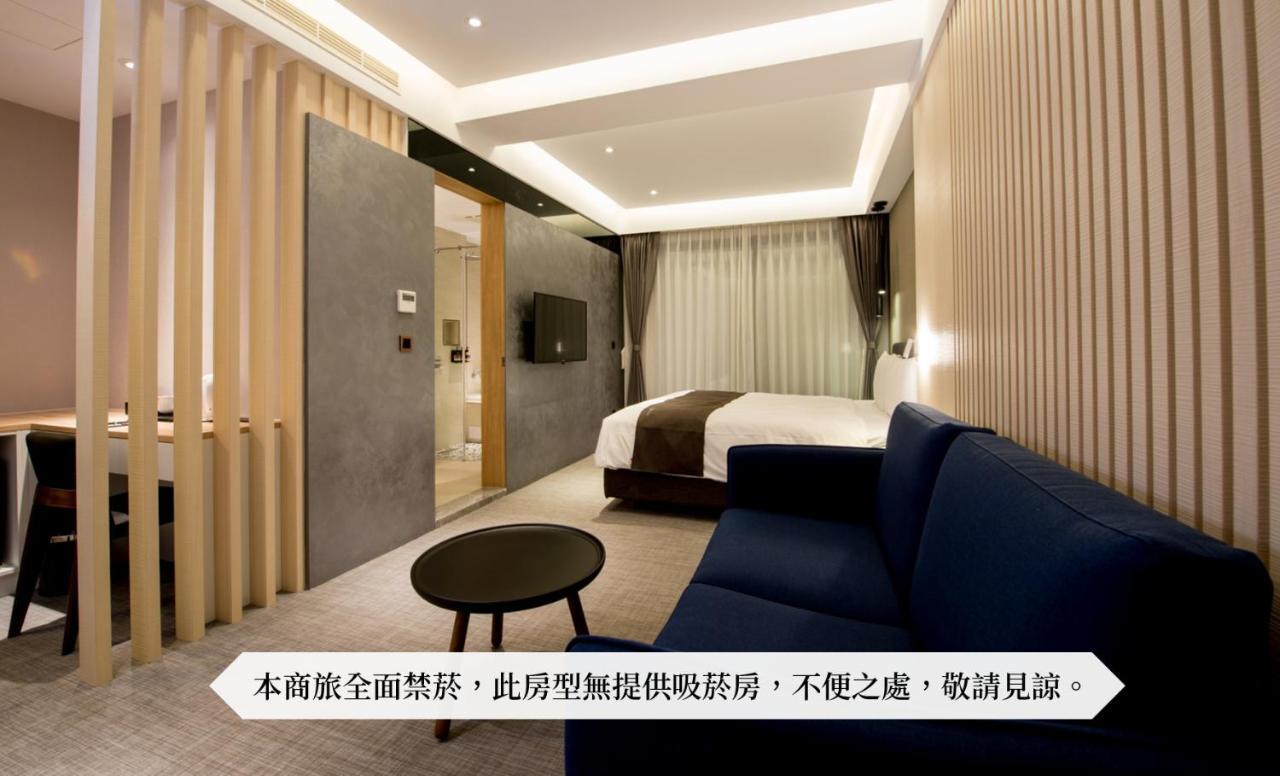 He-Jia Hotel Миаоли Екстериор снимка