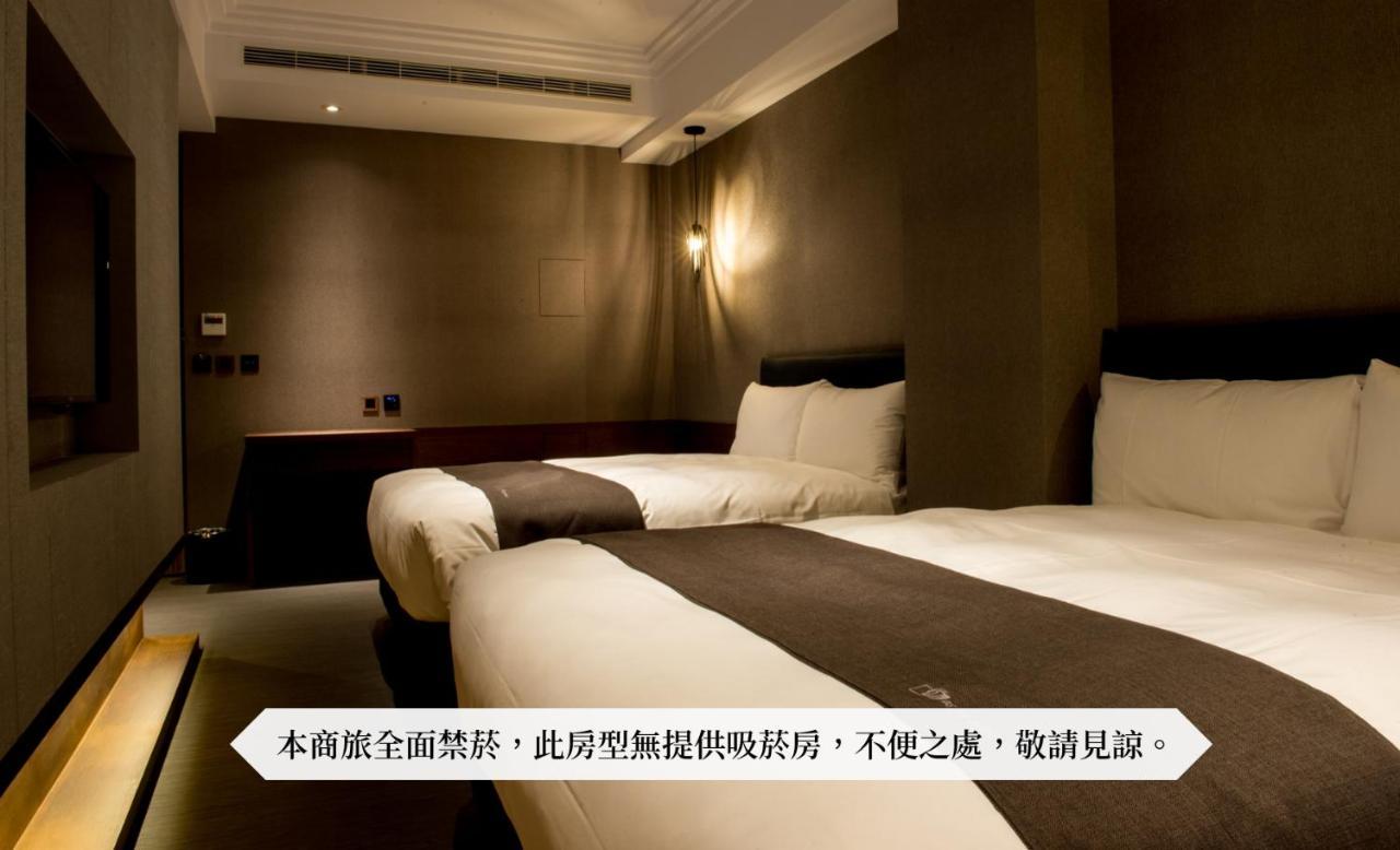 He-Jia Hotel Миаоли Екстериор снимка