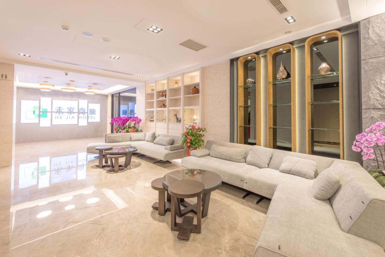 He-Jia Hotel Миаоли Екстериор снимка