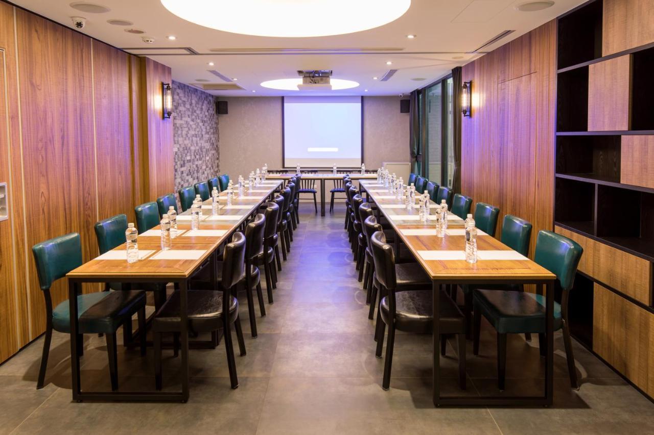 He-Jia Hotel Миаоли Екстериор снимка