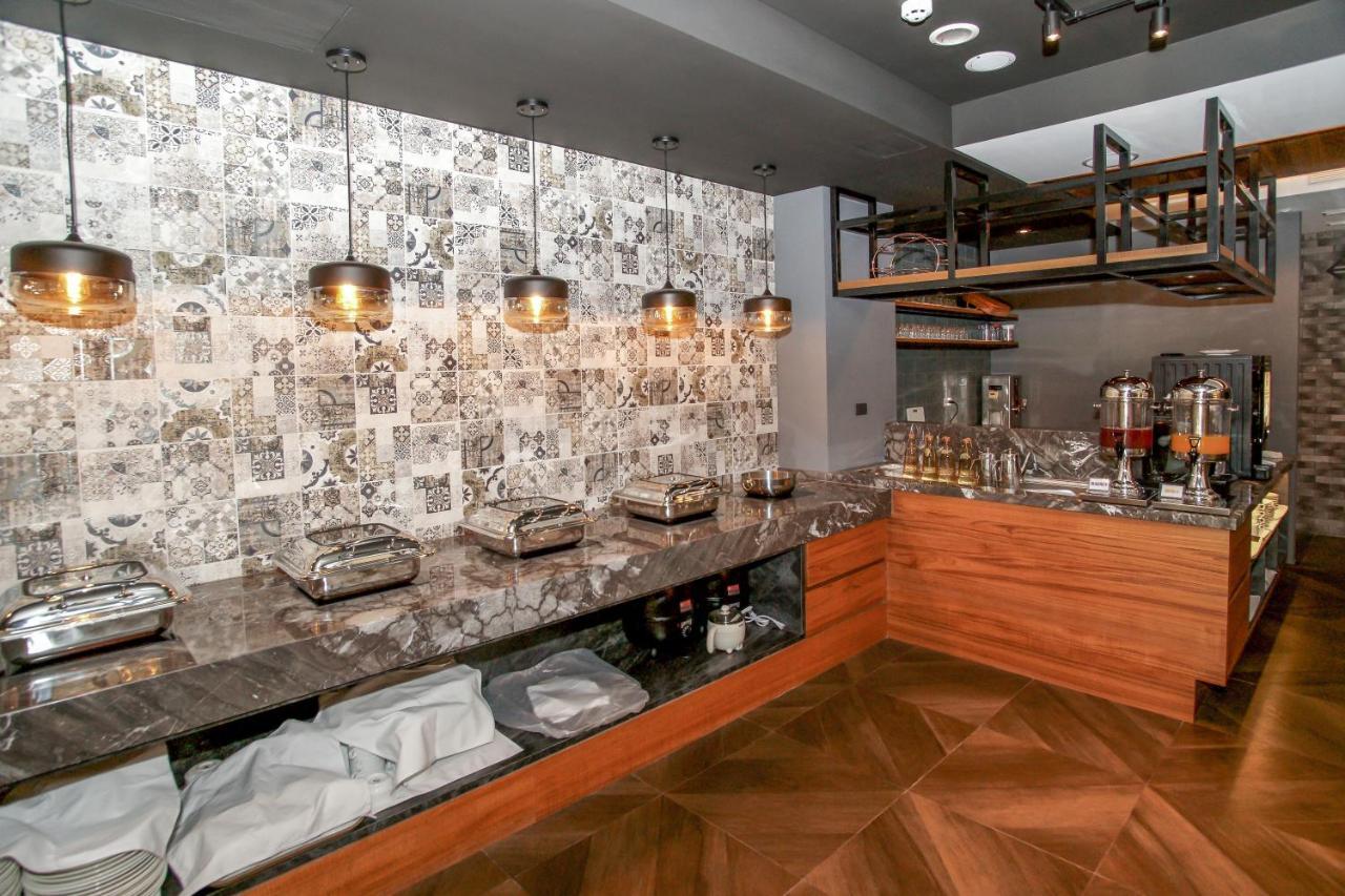 He-Jia Hotel Миаоли Екстериор снимка