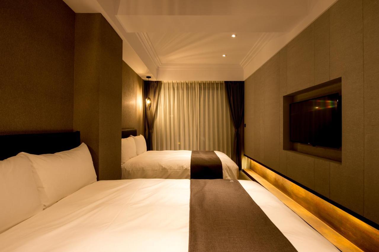 He-Jia Hotel Миаоли Екстериор снимка