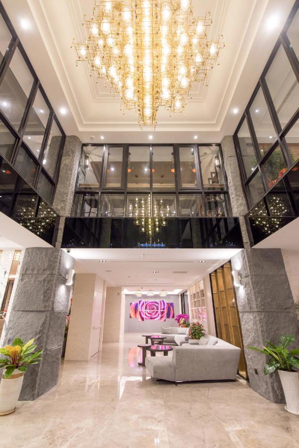 He-Jia Hotel Миаоли Екстериор снимка