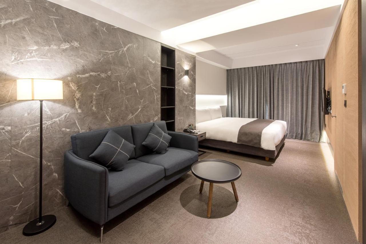 He-Jia Hotel Миаоли Екстериор снимка