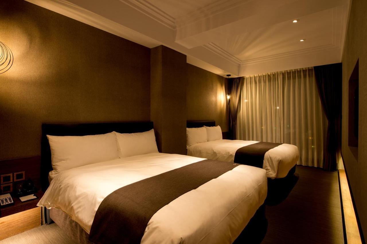 He-Jia Hotel Миаоли Екстериор снимка