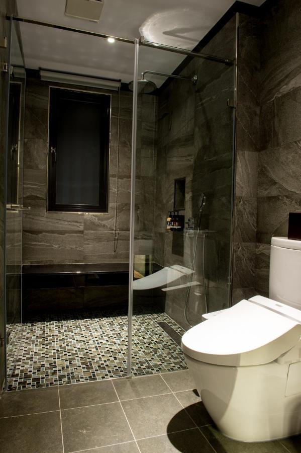 He-Jia Hotel Миаоли Екстериор снимка