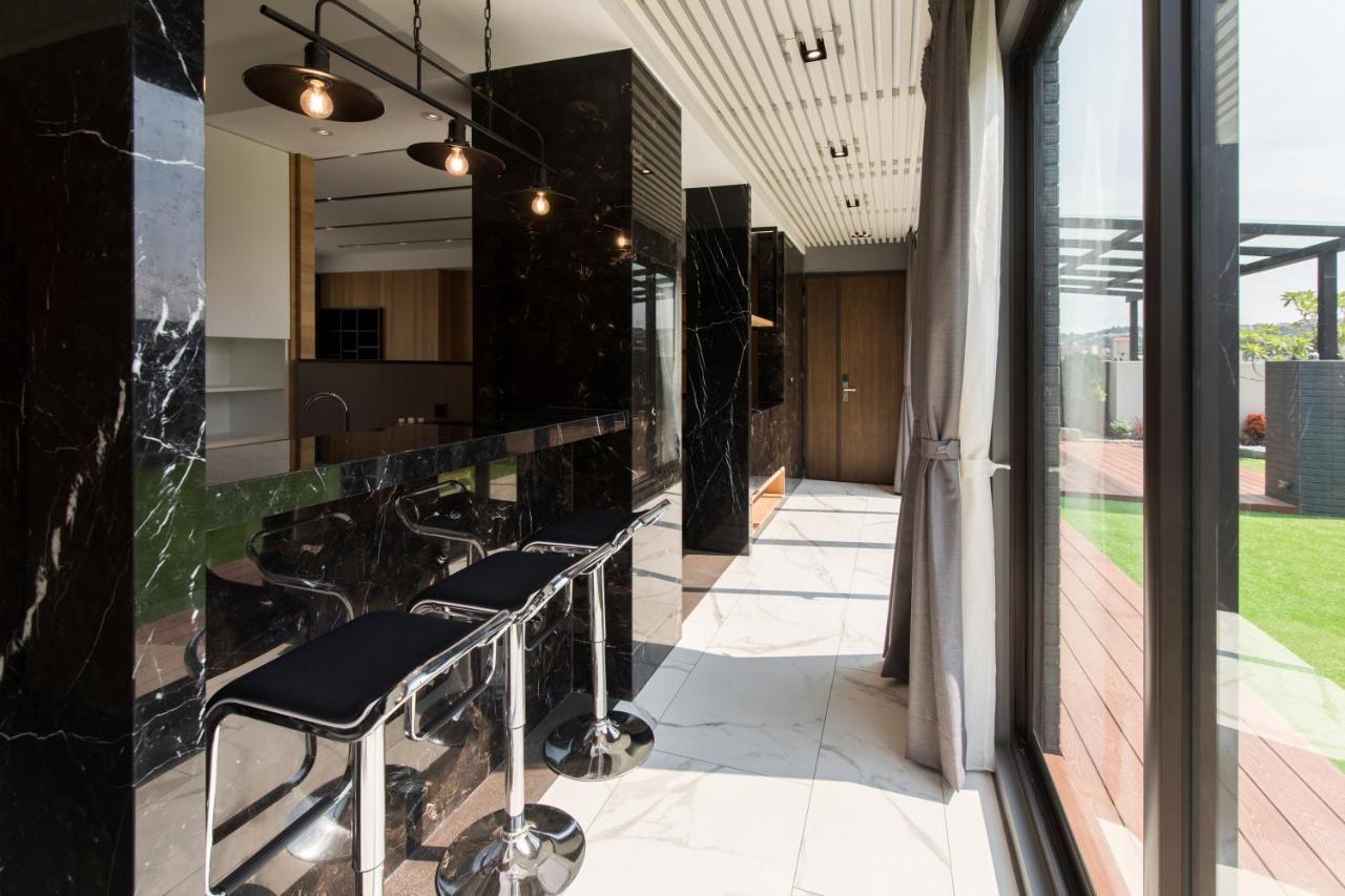 He-Jia Hotel Миаоли Екстериор снимка